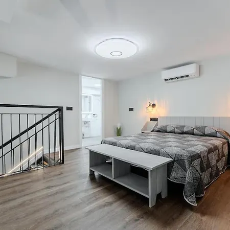Appartamento La Mediterránea - Housevanlive Valenza
