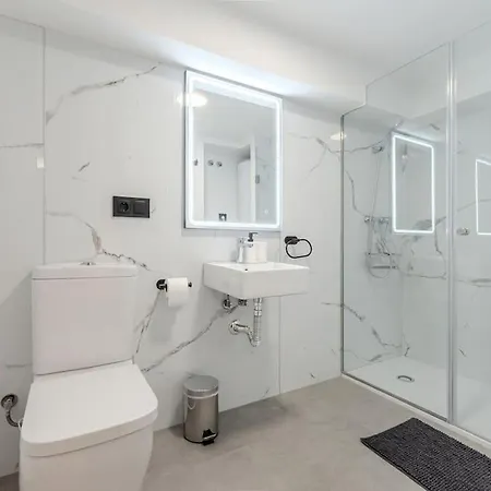 La Mediterranea - Housevanlive Apartment