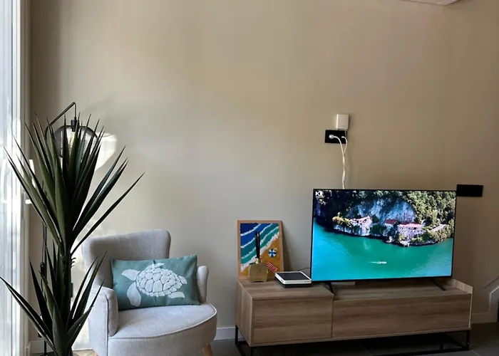 La Mediterranea - Housevanlive Apartman